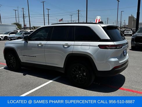 Used 2024 Jeep Grand Cherokee Altitude RWD image 7