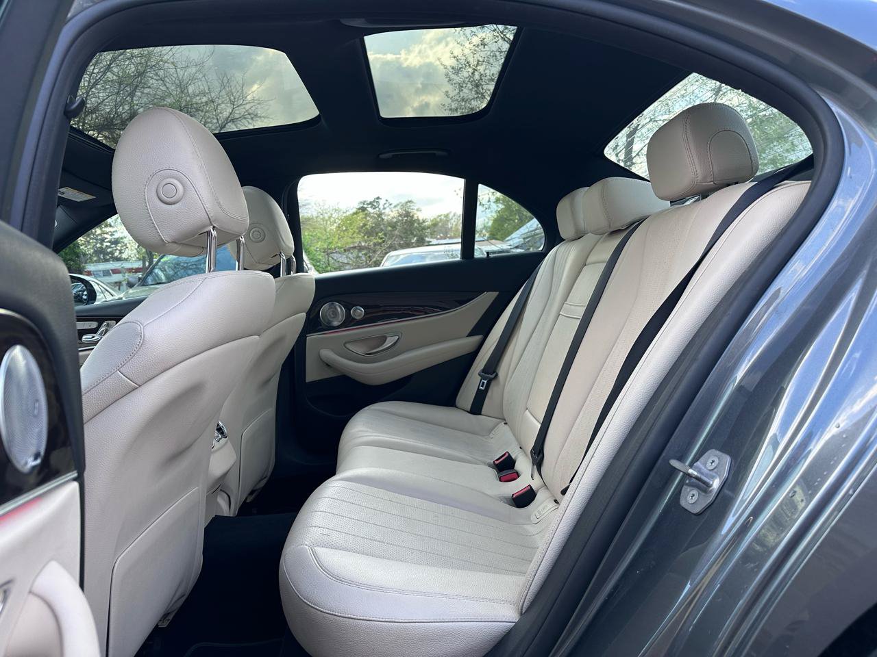 Used 2017 Mercedes-Benz E 300 image 17
