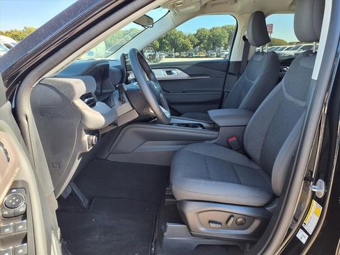 New 2025 Ford Explorer Active image 18