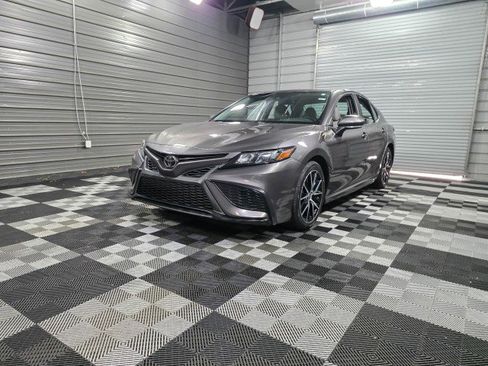 Used 2022 Toyota Camry SE image 39