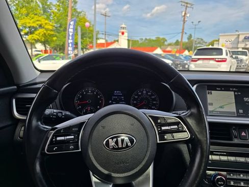 Used 2020 Kia Optima Premium FWD image 11