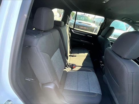 Used 2025 GMC Acadia Elevation FWD image 24