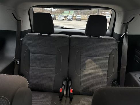 Used 2021 GMC Acadia SLE image 12