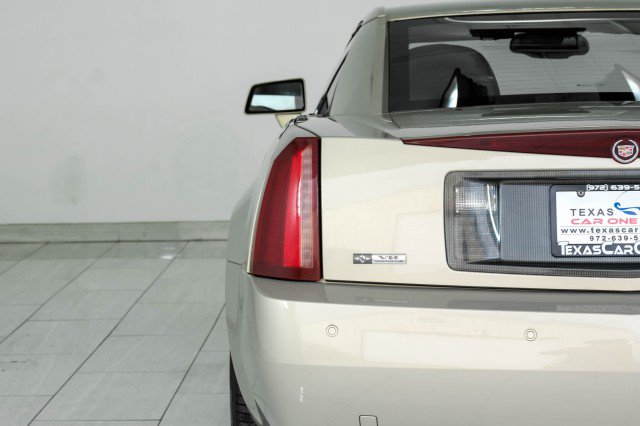Used 2006 Cadillac XLR RWD image 54