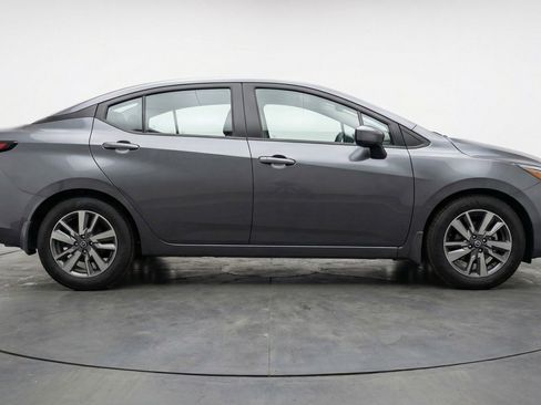 Used 2025 Nissan Versa SV image 9