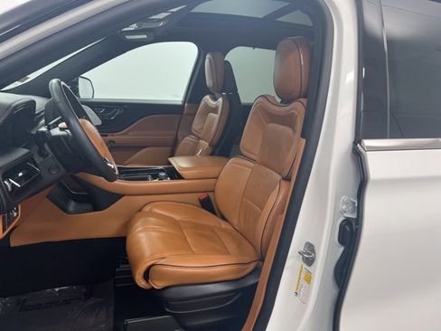 Certified 2023 Lincoln Aviator Black Label w/ Class IV Trailer Tow Package image 20