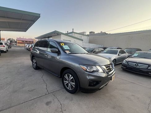 Used 2017 Nissan Pathfinder S AWD/4WD image 3