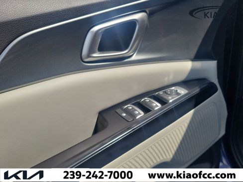 Certified 2023 Kia Carnival LX FWD image 25