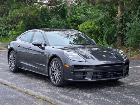 New 2025 Porsche Panamera 4 image 9