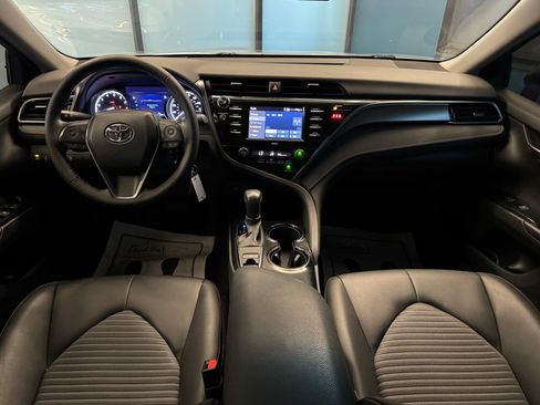 Used 2020 Toyota Camry SE AWD/4WD image 9