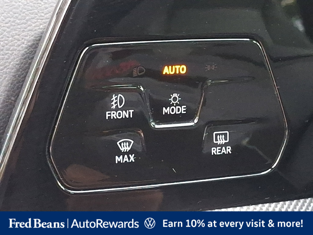 Certified 2025 Volkswagen GTI SE FWD image 29
