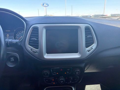 Used 2020 Jeep Compass Latitude FWD image 14