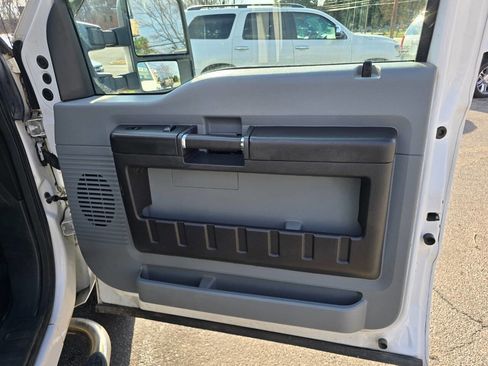 Used 2016 Ford F250 XL w/ Power Equipment Group image 36