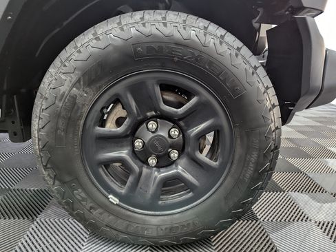 Used 2025 Jeep Wrangler Sport AWD/4WD image 6
