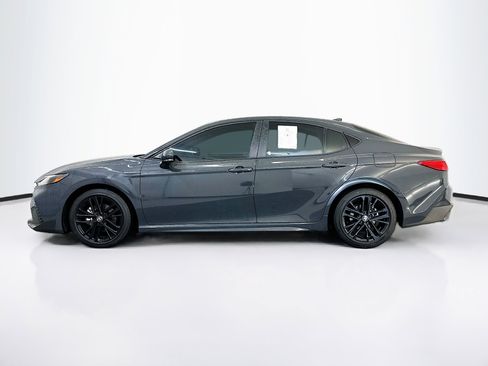 Used 2025 Toyota Camry SE w/ Convenience Package FWD image 4