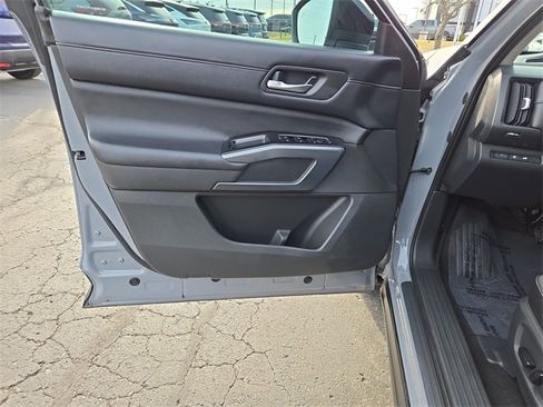 Certified 2023 Nissan Pathfinder SL image 11