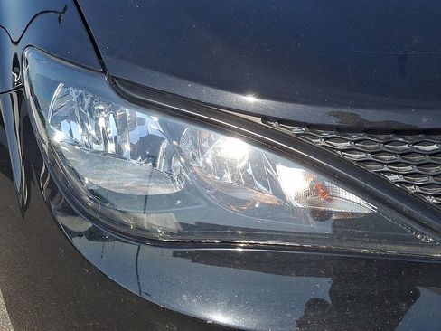 Used 2024 Chrysler Voyager LX FWD image 9