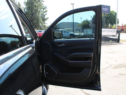 Used 2019 Chevrolet Suburban LT image 13