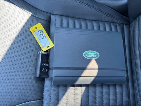 Certified 2024 Land Rover Discovery S AWD/4WD image 22