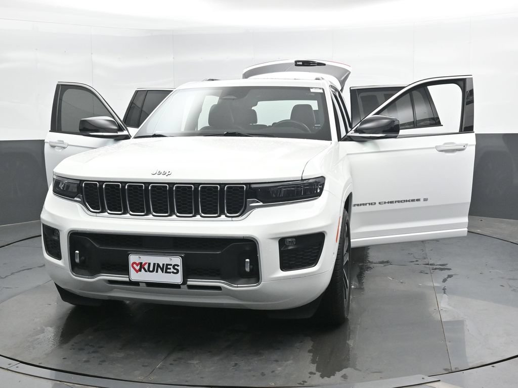 Used 2022 Jeep Grand Cherokee Overland AWD/4WD image 48
