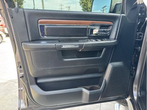 Used 2014 RAM 1500 Laramie w/ Convenience Group AWD/4WD image 14