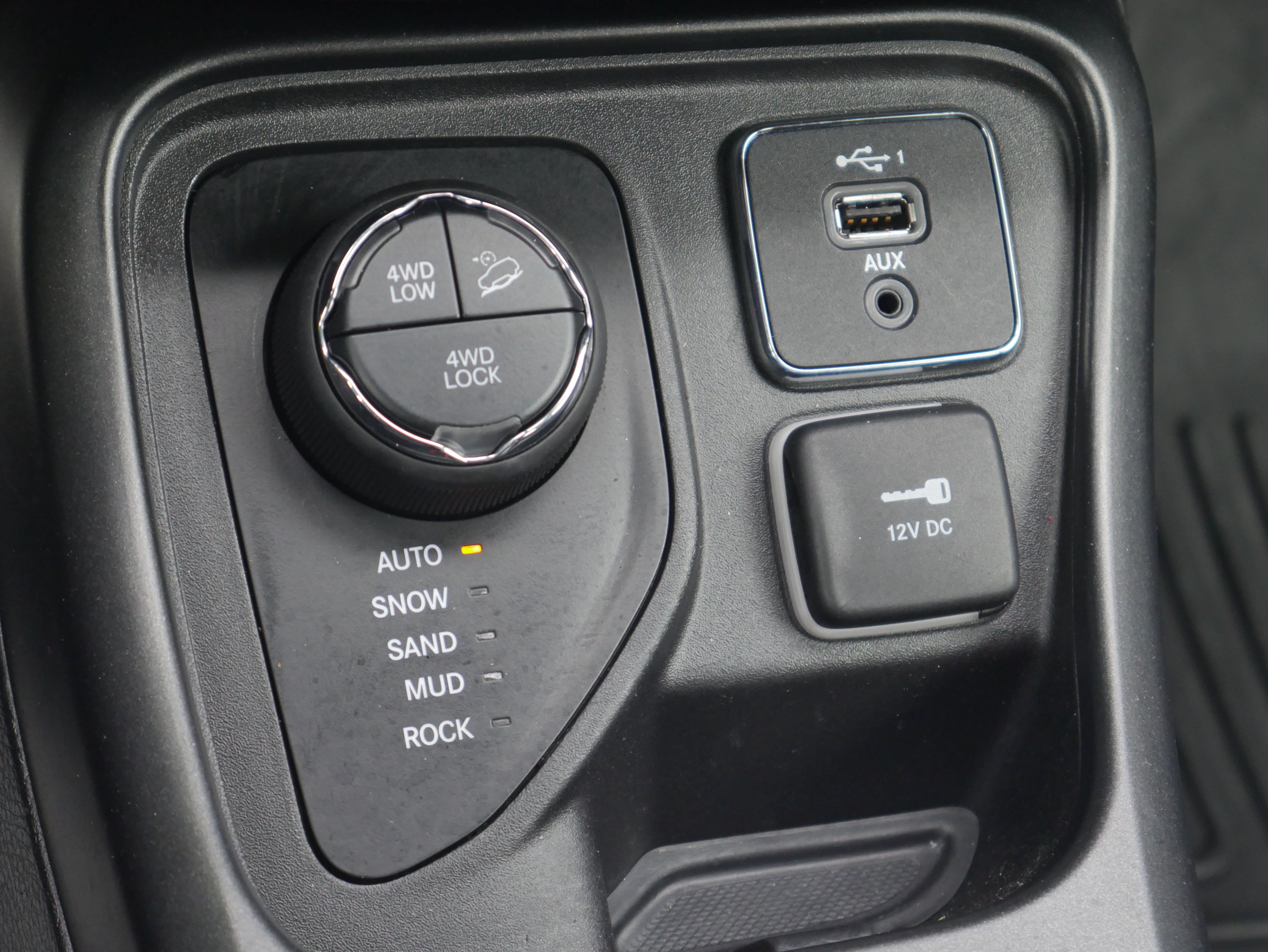 Used 2019 Jeep Compass Trailhawk AWD/4WD image 15