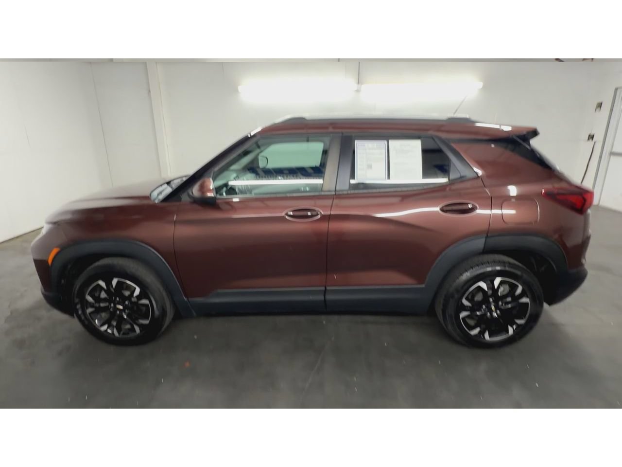 Certified 2022 Chevrolet TrailBlazer LT w/ Premium Seating Package FWD image 5