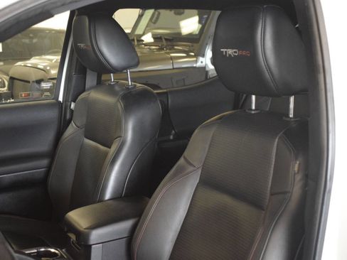 Used 2017 Toyota Tacoma TRD Pro image 97