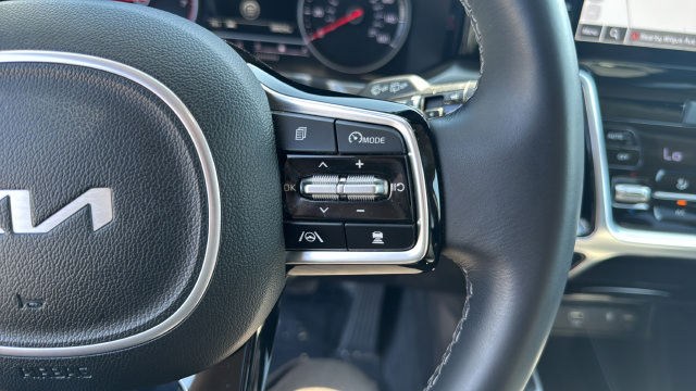 Certified 2022 Kia Sorento SX FWD image 36