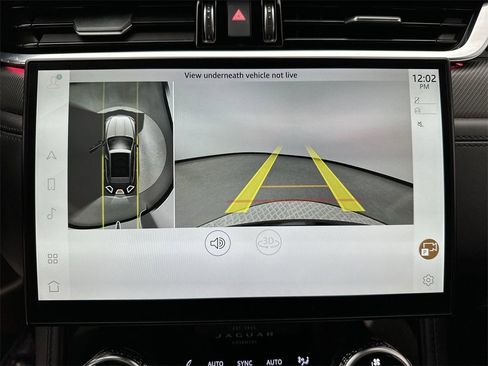 Used 2023 Jaguar F-PACE SVR image 17