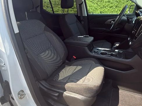 Used 2021 Chevrolet Traverse LS FWD image 26