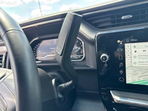 Used 2024 GMC Sierra 2500 Denali w/ Technology Package image 28