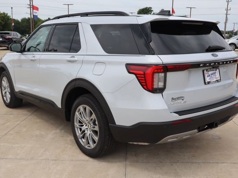 Used 2026 Ford Explorer Active w/ Active Comfort Package AWD/4WD image 7