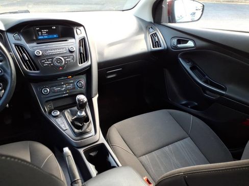 Used 2015 Ford Focus SE w/ SE Ecoboost Package FWD image 15