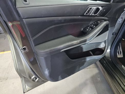 Used 2024 BMW X5 sDrive40i w/ M Sport Package RWD image 3