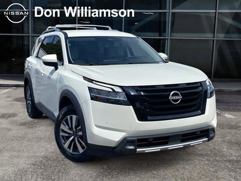 Certified 2023 Nissan Pathfinder SL w/ Black Appearance Package FWD image 1