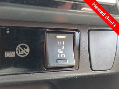 Used 2019 Toyota RAV4 XLE w/ Convenience Package AWD/4WD image 14