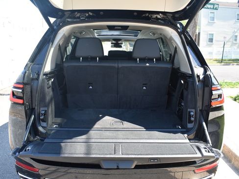 Used 2025 BMW X7 xDrive40i w/ Premium Package AWD/4WD image 39