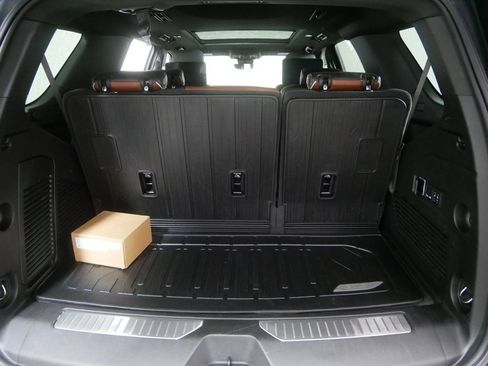 Used 2024 GMC Yukon Denali Ultimate image 4