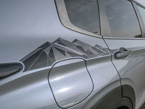 New 2026 Mitsubishi Outlander AWD image 12