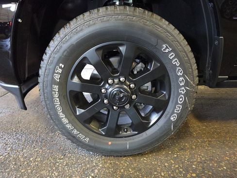 New 2026 RAM 2500 Laramie AWD/4WD image 34