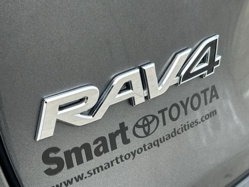 Certified 2021 Toyota RAV4 XLE Premium image 8