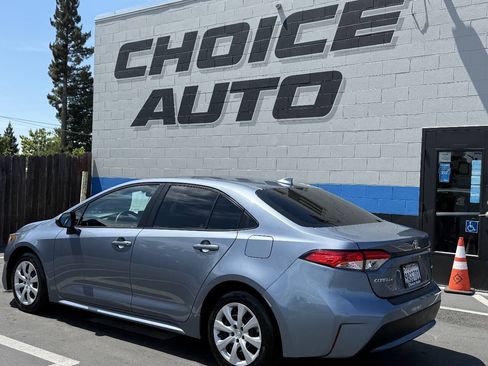 Used 2022 Toyota Corolla LE FWD image 22