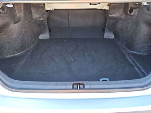 Used 2025 Toyota Camry LE image 33