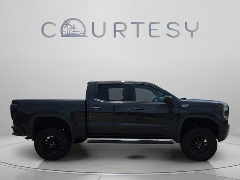 Used 2020 GMC Sierra 1500 Elevation w/ Elevation Value Package RWD image 2