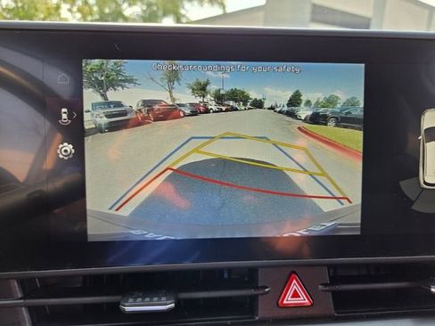 Used 2025 Kia Sportage EX FWD image 25