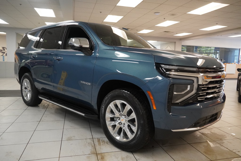 Used 2025 Chevrolet Tahoe Premier AWD/4WD image 16