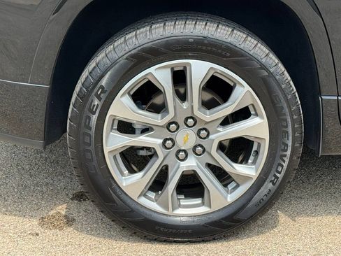 Used 2020 Chevrolet Traverse Premier FWD image 8