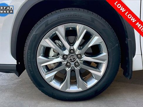 Used 2023 Toyota Highlander Limited image 8