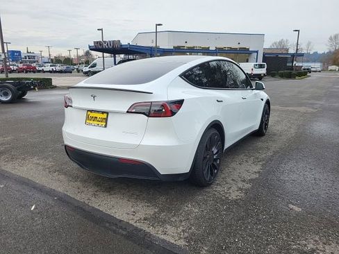 Used 2022 Tesla Model Y Performance image 5
